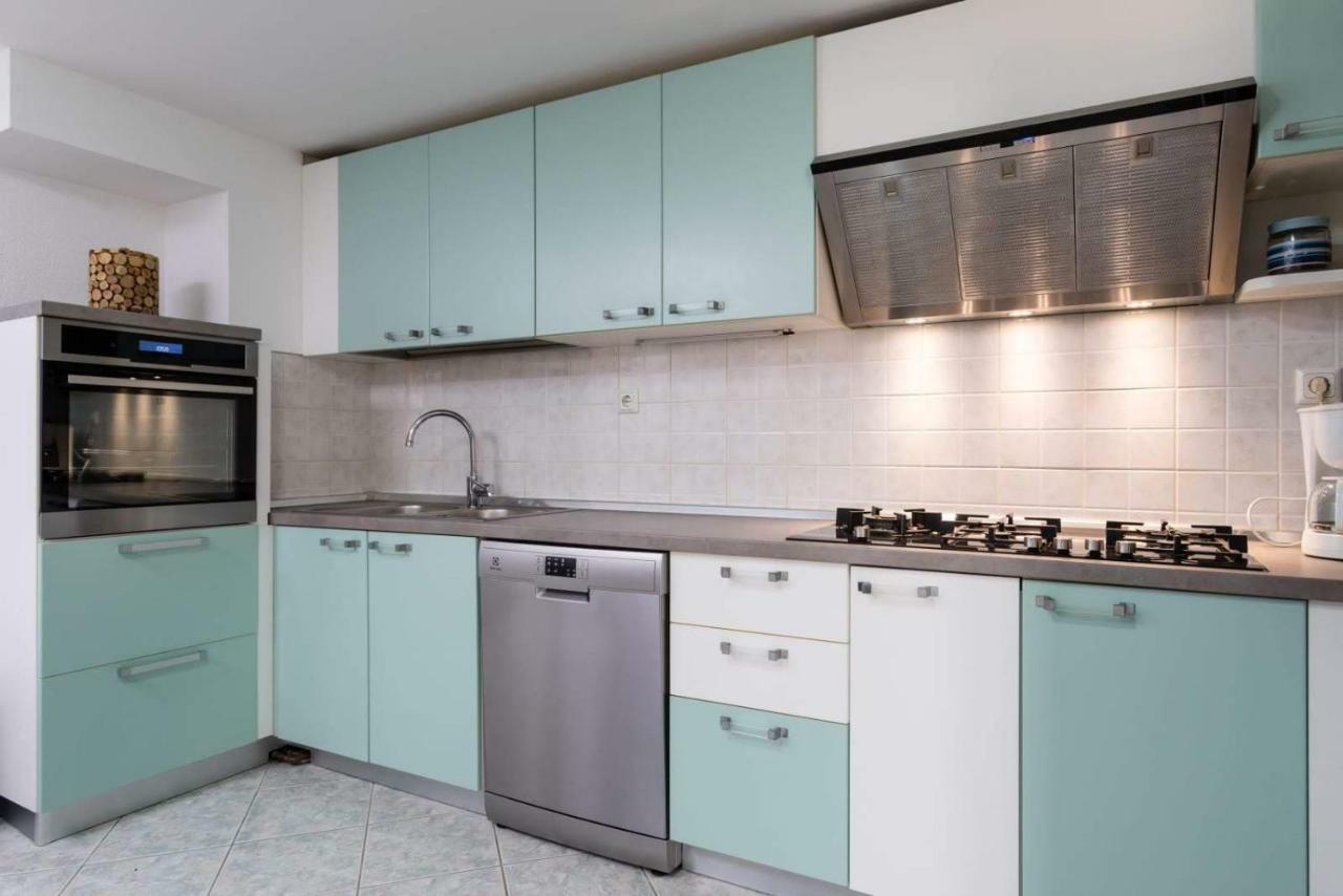 Apartmani Vinko Tribunj-Sovlje Tribalj Екстериор снимка