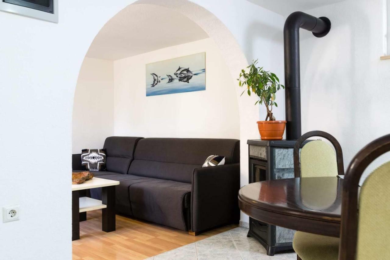 Apartmani Vinko Tribunj-Sovlje Tribalj Екстериор снимка