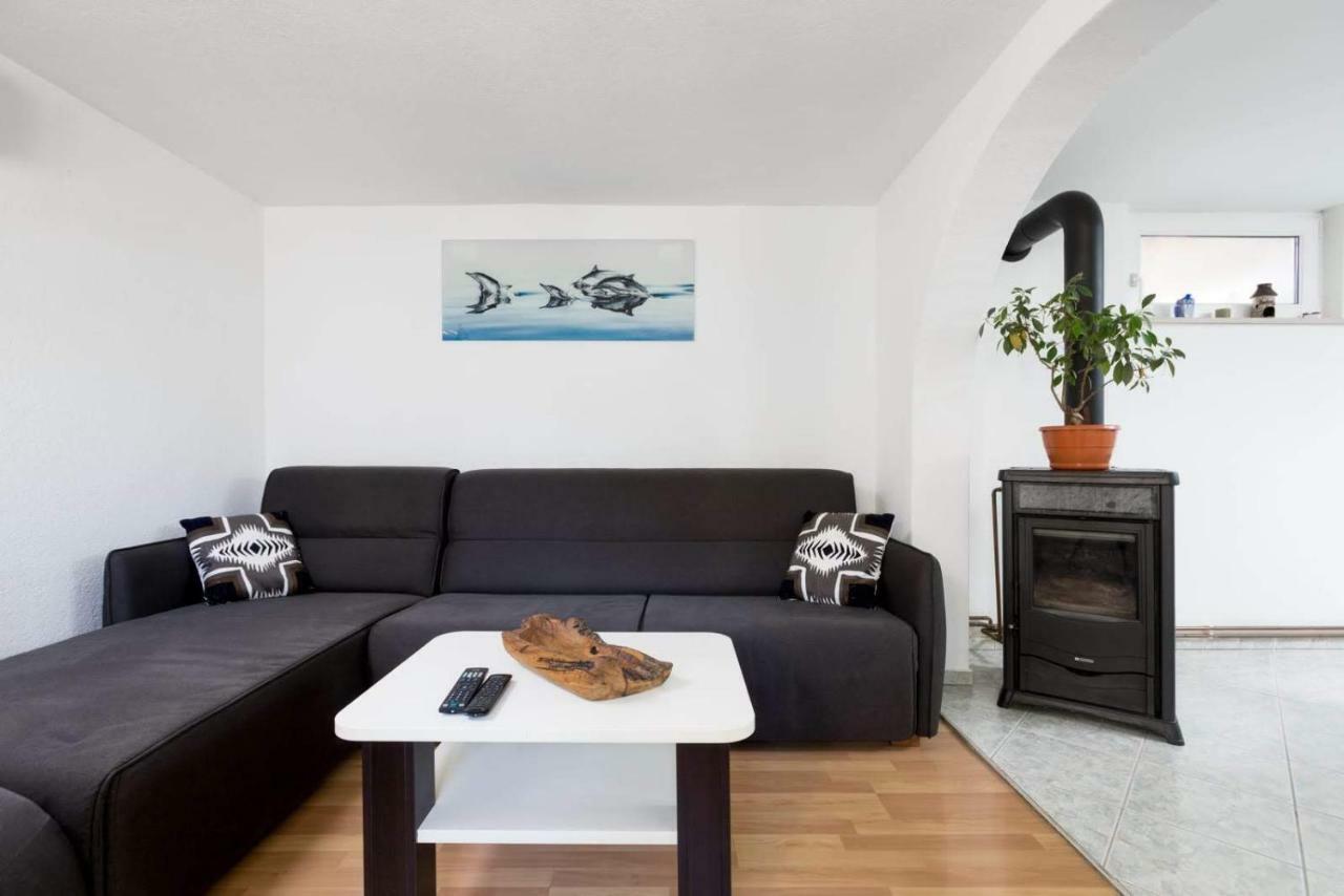 Apartmani Vinko Tribunj-Sovlje Tribalj Екстериор снимка