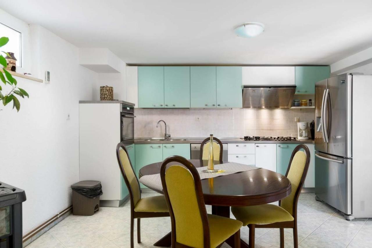 Apartmani Vinko Tribunj-Sovlje Tribalj Екстериор снимка