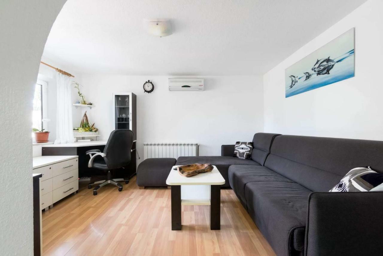 Apartmani Vinko Tribunj-Sovlje Tribalj Екстериор снимка