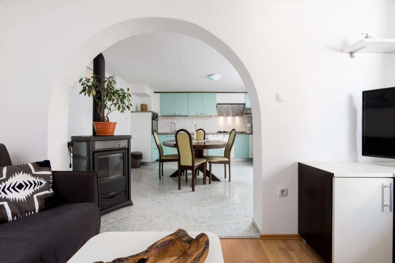 Apartmani Vinko Tribunj-Sovlje Tribalj Екстериор снимка