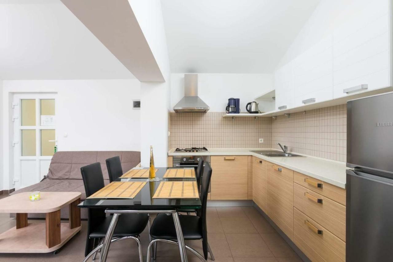 Apartmani Vinko Tribunj-Sovlje Tribalj Екстериор снимка